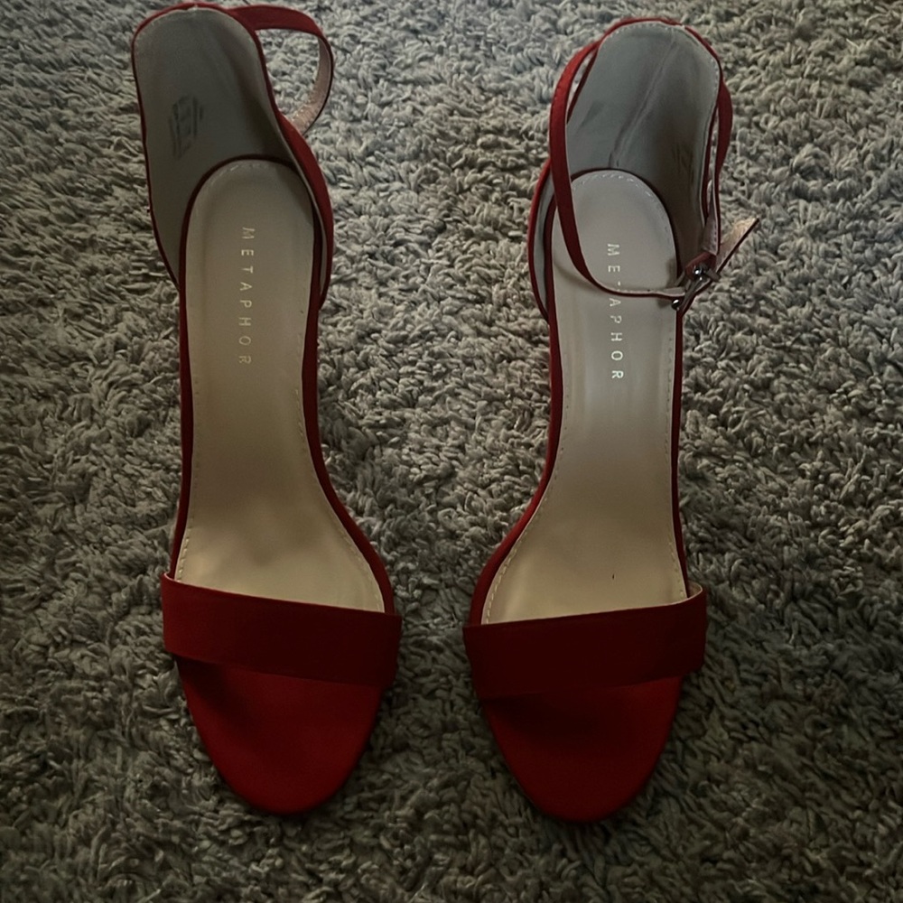 Brand new only been tried on